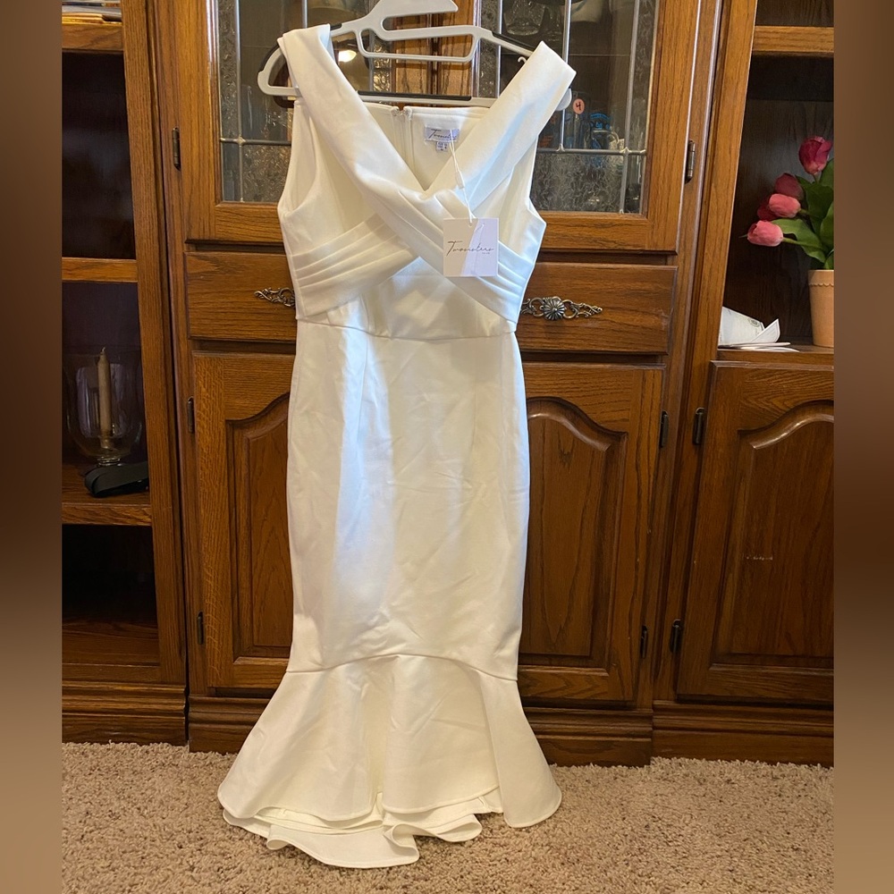 Women’s White Off the Shoulder Dress